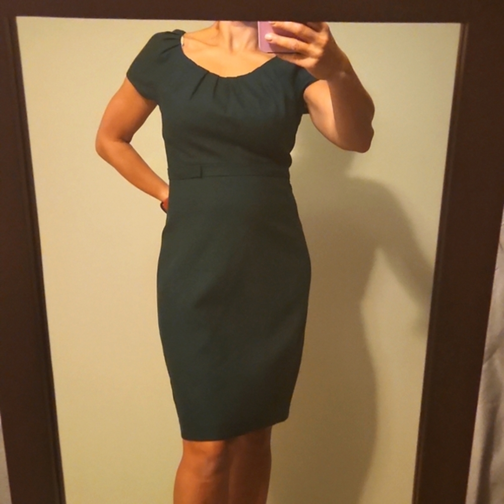 Ellie Tahari Form Fitting Wool Dress Womens Size 4